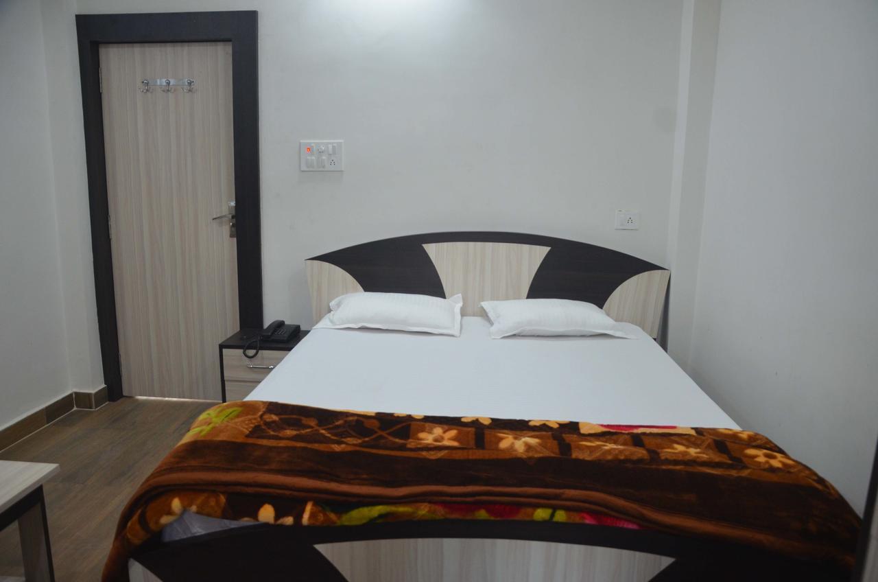 Hotel Pyara Palace Gaya Bilik gambar